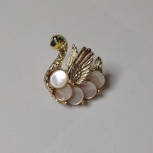 Pretty Little Swan Brooch With Green Eyes